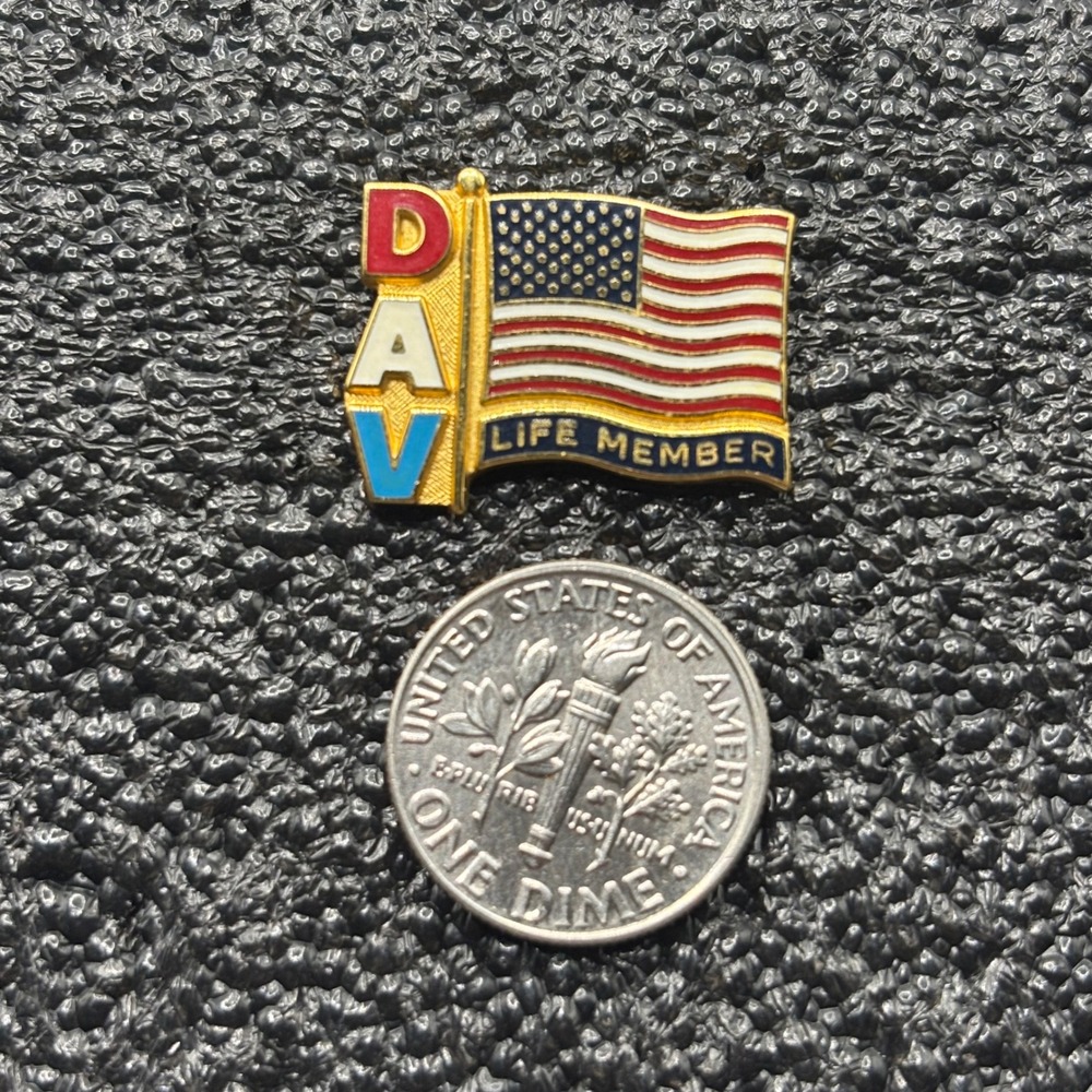 DAV Disabled American Veterans Life Member Lapel Pin American Flag Enamel Gold